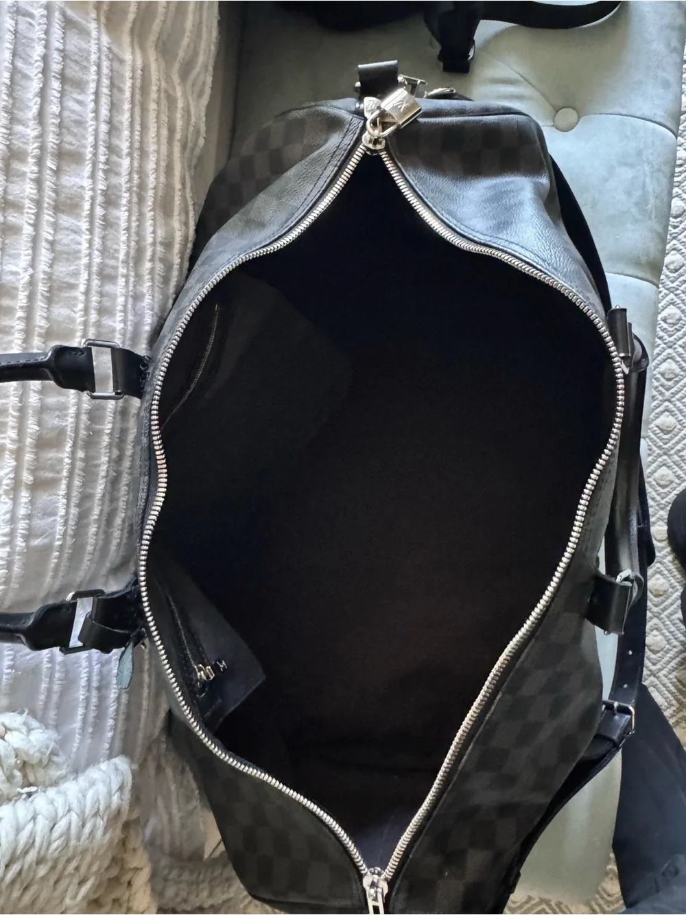 Louis Vuitton Keepall Bandoulière 55 Duffel Bag